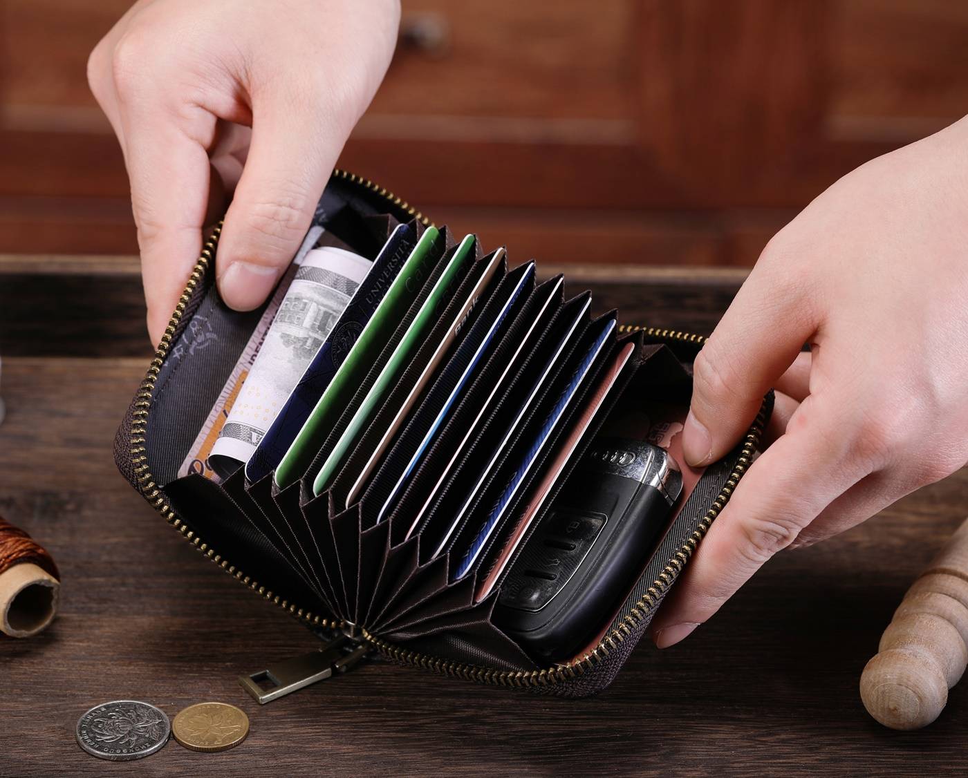 BULLCAPTAIN Genuine Leather Accordion Card Holder Men Zipper Wallet